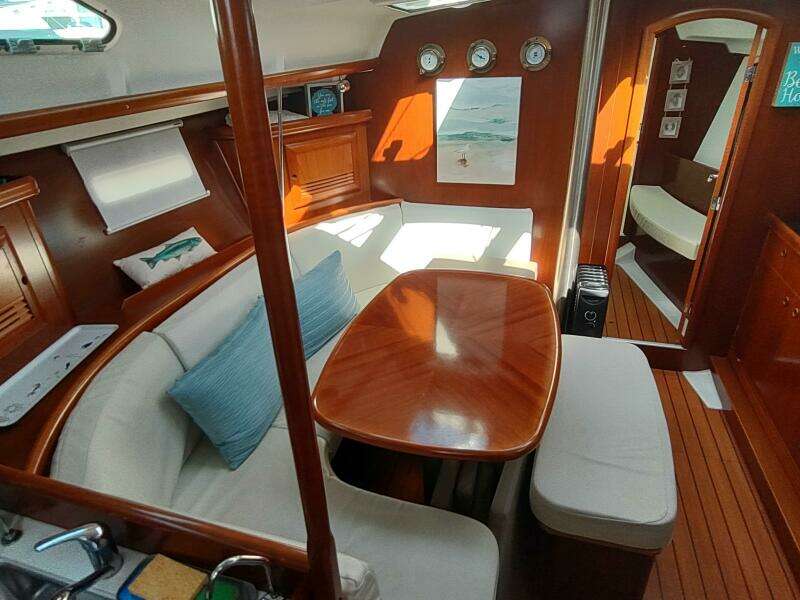 RAREBIRD 39ft Beneteau Yacht For Sale