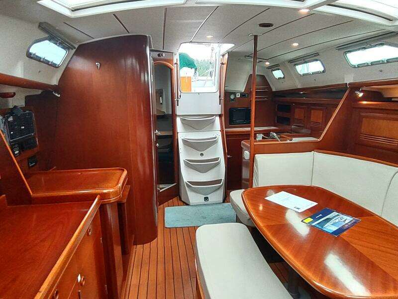 RAREBIRD 39ft Beneteau Yacht For Sale