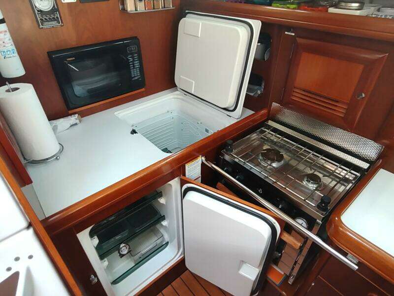 RAREBIRD 39ft Beneteau Yacht For Sale