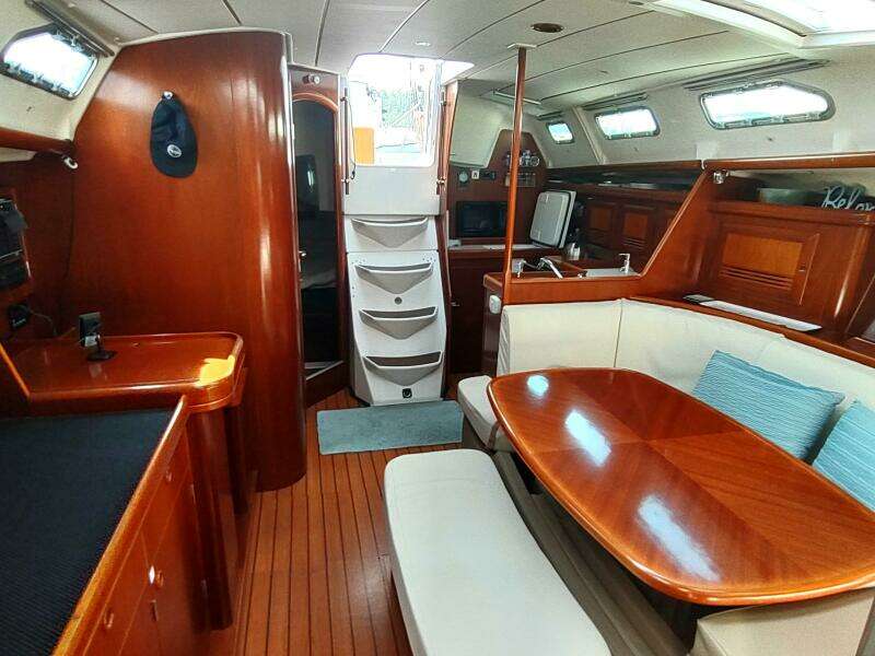 RAREBIRD 39ft Beneteau Yacht For Sale