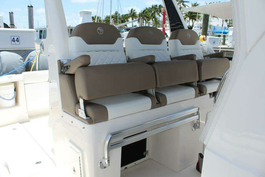 37ft Edgewater Yacht For Sale