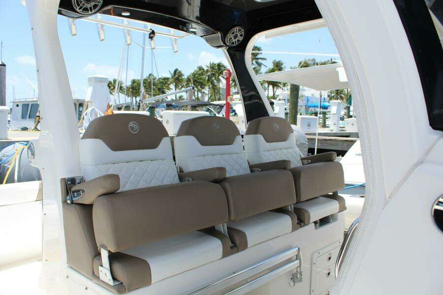 37ft Edgewater Yacht For Sale