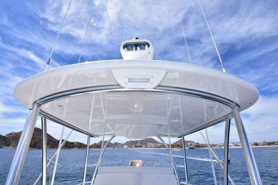 2017 Viking 80 Skybridge 