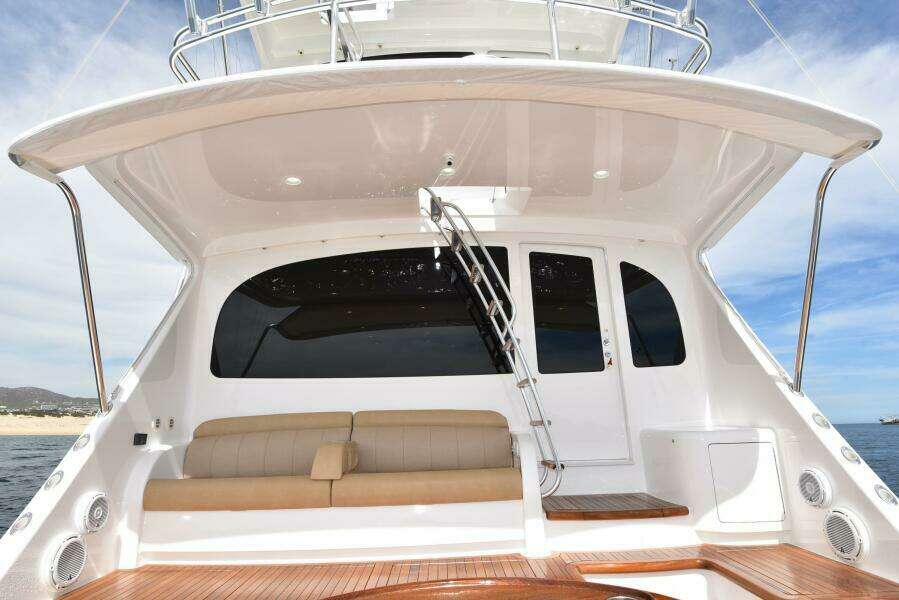 2017 Viking 80 Skybridge 