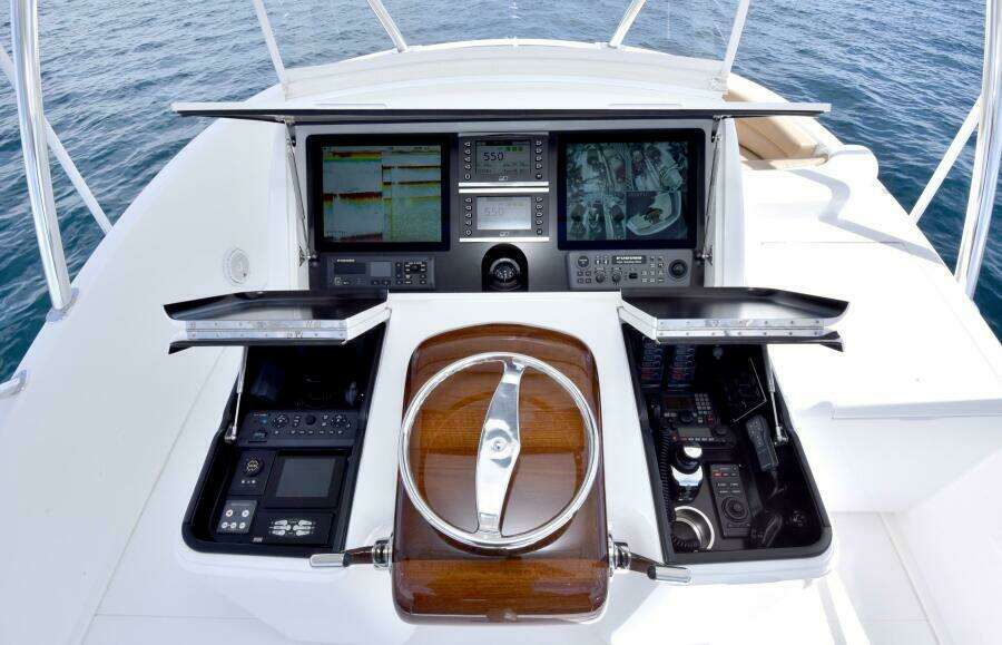 2017 Viking 80 Skybridge 