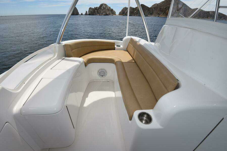 2017 Viking 80 Skybridge 