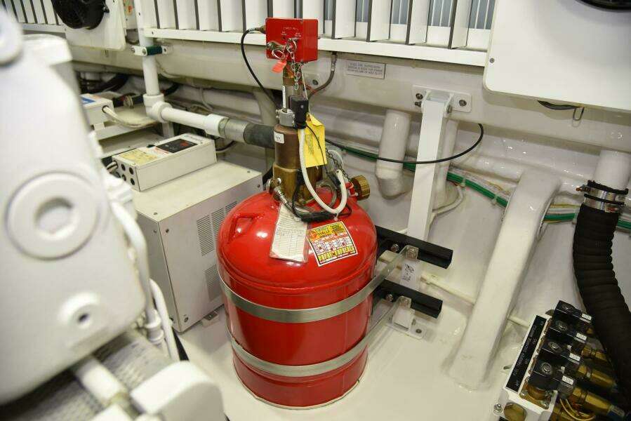 2017 Viking 80 Skybridge 