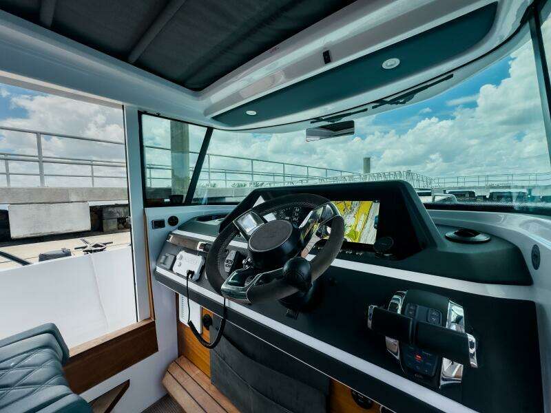 28ft Axopar Yacht For Sale