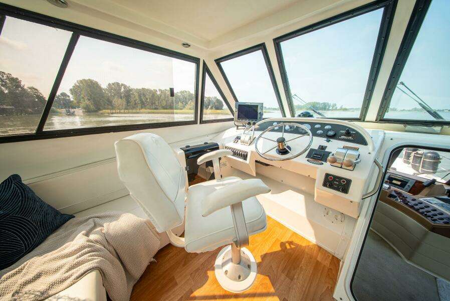 Apa Lagi 47ft Bayliner Yacht For Sale