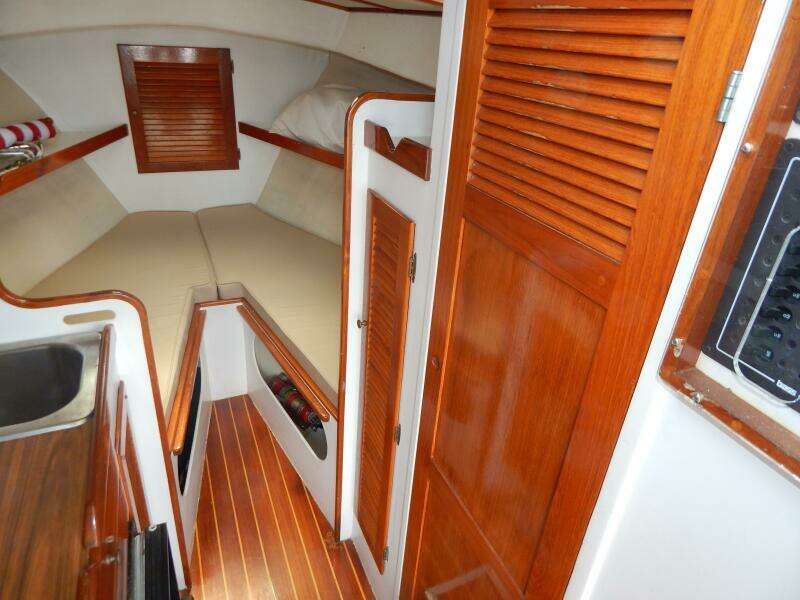 Dragonfly 29ft Dyer Yacht For Sale