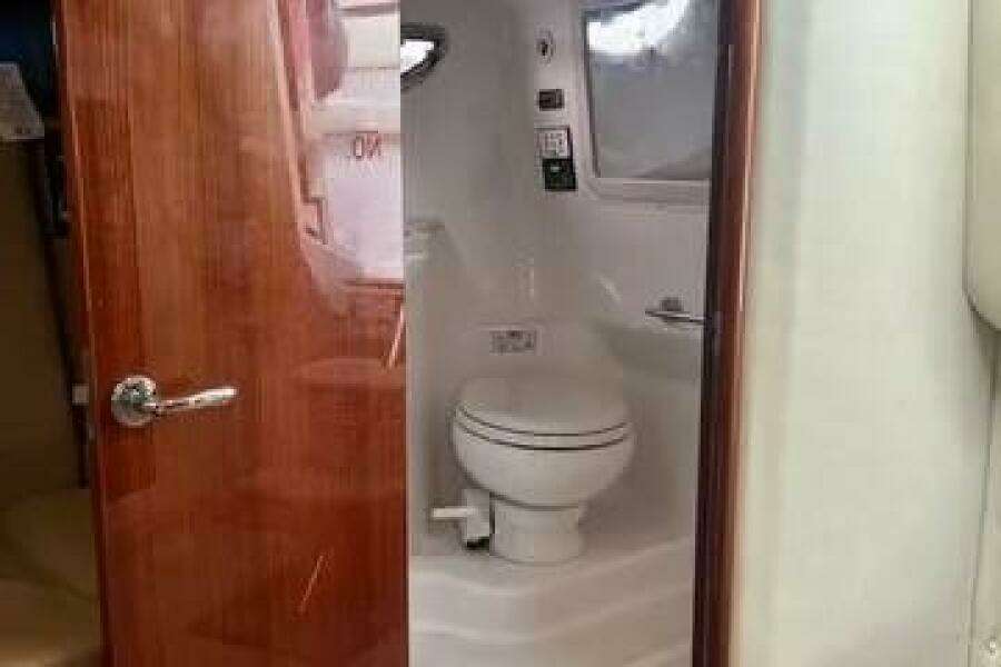32ft Cobalt Yacht For Sale