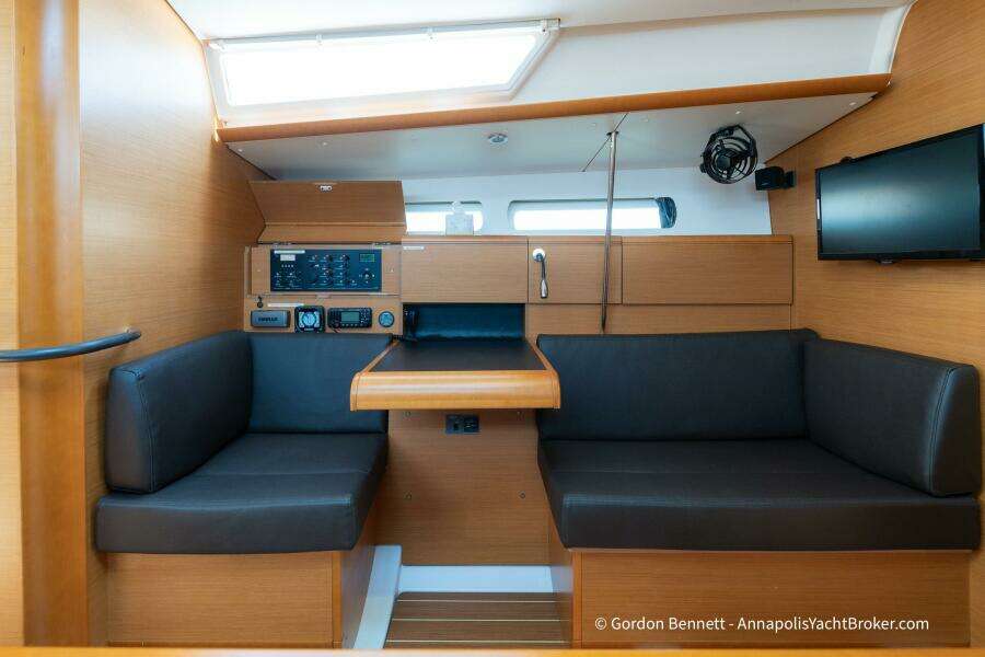 Balandra 43ft Jeanneau Yacht For Sale
