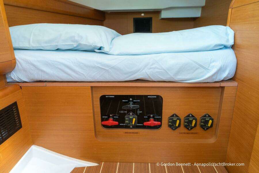 Balandra 43ft Jeanneau Yacht For Sale