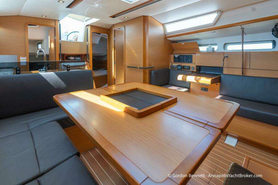 Balandra 43ft Jeanneau Yacht For Sale