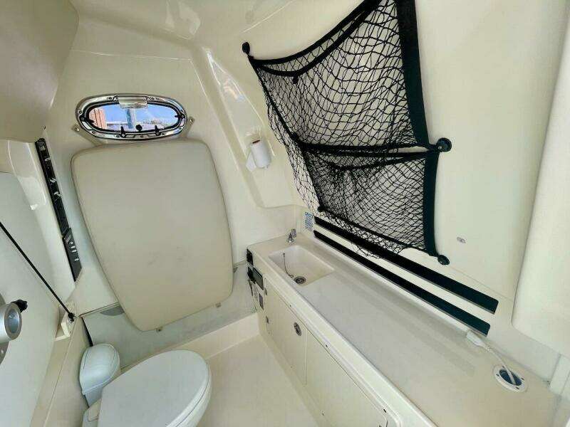 Joany 33ft Boston Whaler Yacht For Sale