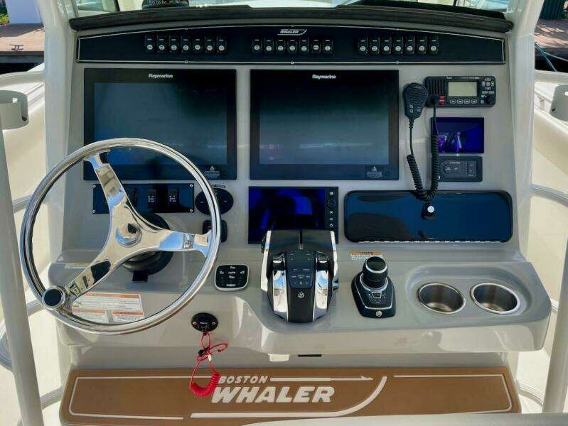 Joany 33ft Boston Whaler Yacht For Sale
