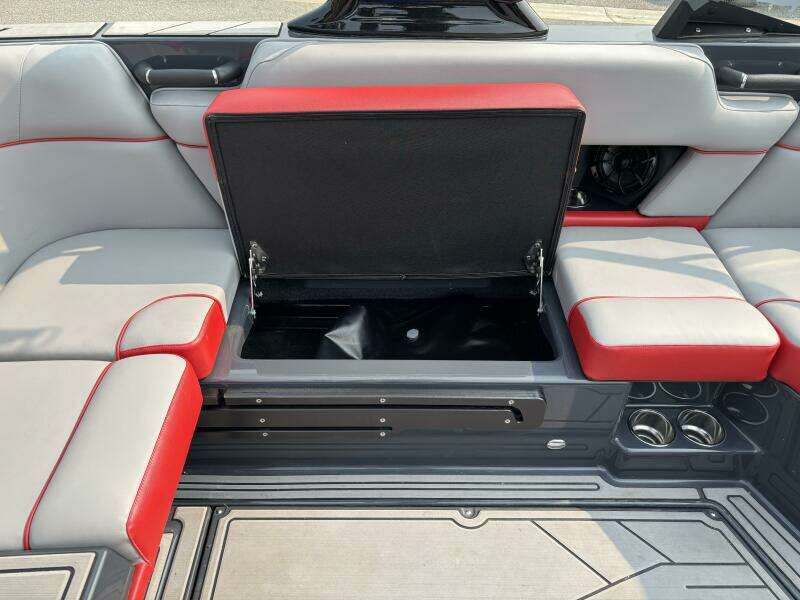 21ft Moomba Yacht For Sale