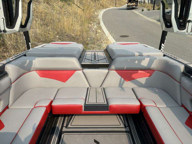 21ft Moomba Yacht For Sale