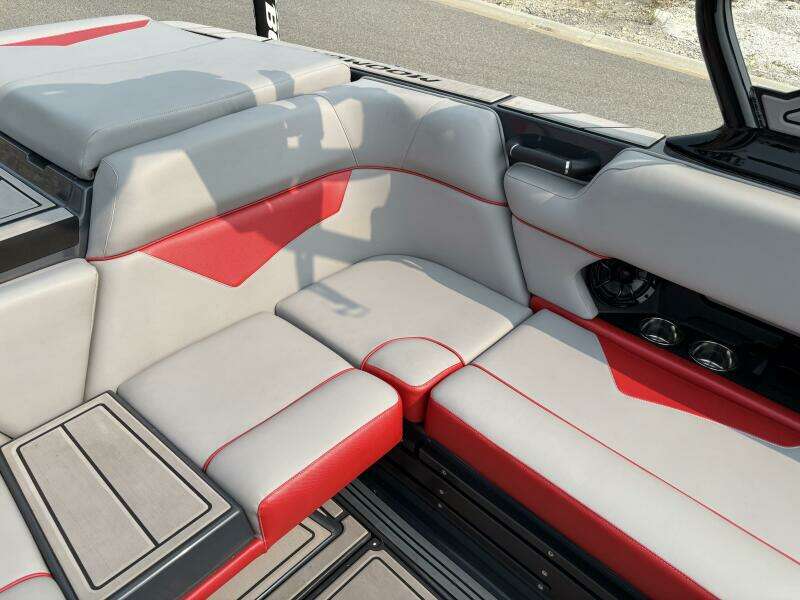 21ft Moomba Yacht For Sale