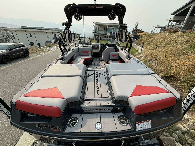 21ft Moomba Yacht For Sale