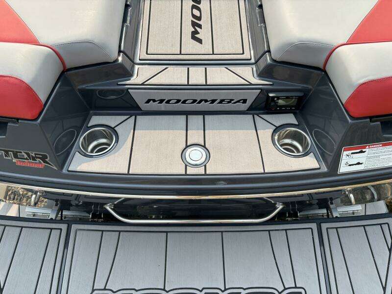 21ft Moomba Yacht For Sale