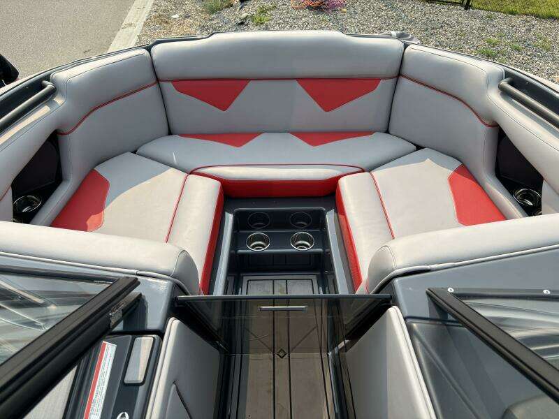 21ft Moomba Yacht For Sale