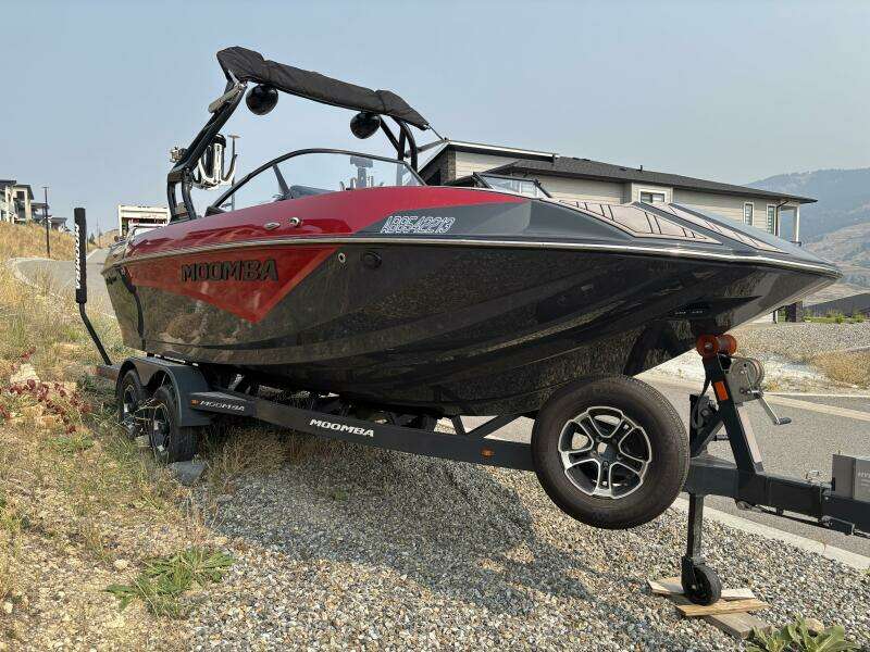 21ft Moomba Yacht For Sale