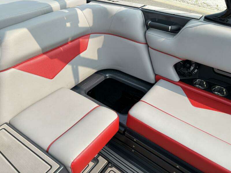 21ft Moomba Yacht For Sale