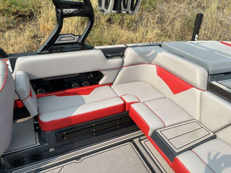 21ft Moomba Yacht For Sale
