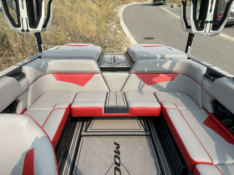 21ft Moomba Yacht For Sale