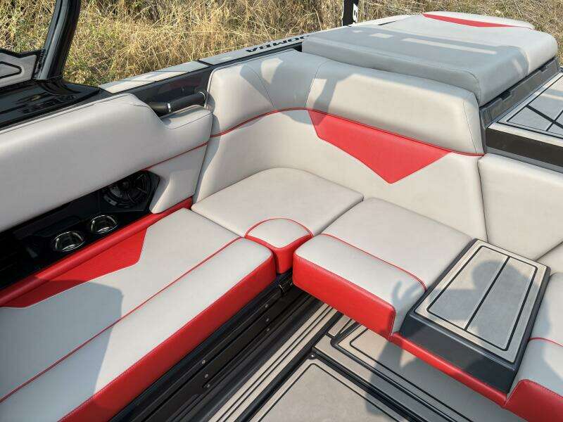 21ft Moomba Yacht For Sale
