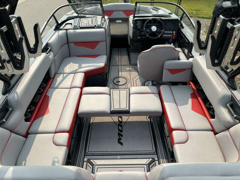 21ft Moomba Yacht For Sale