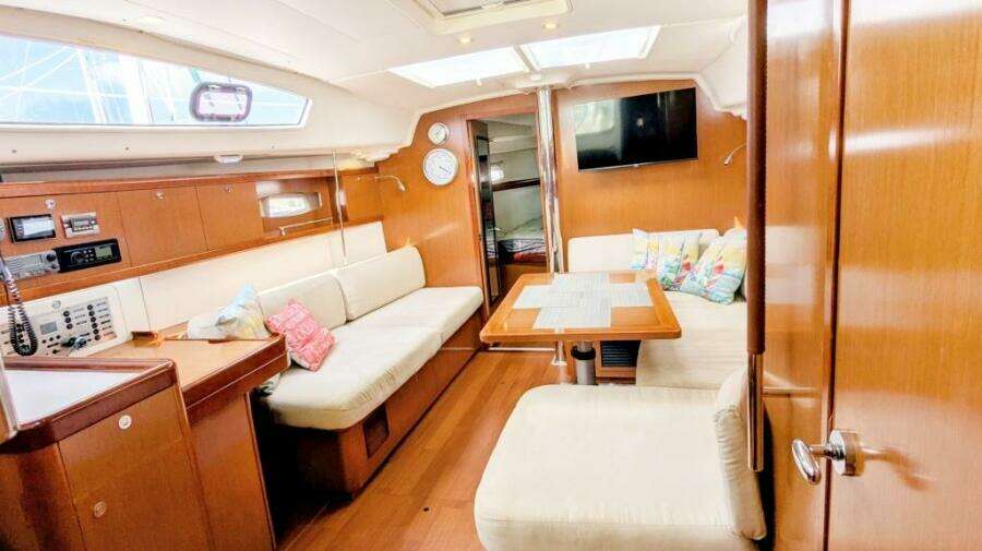 SERENITE 40ft Beneteau Yacht For Sale