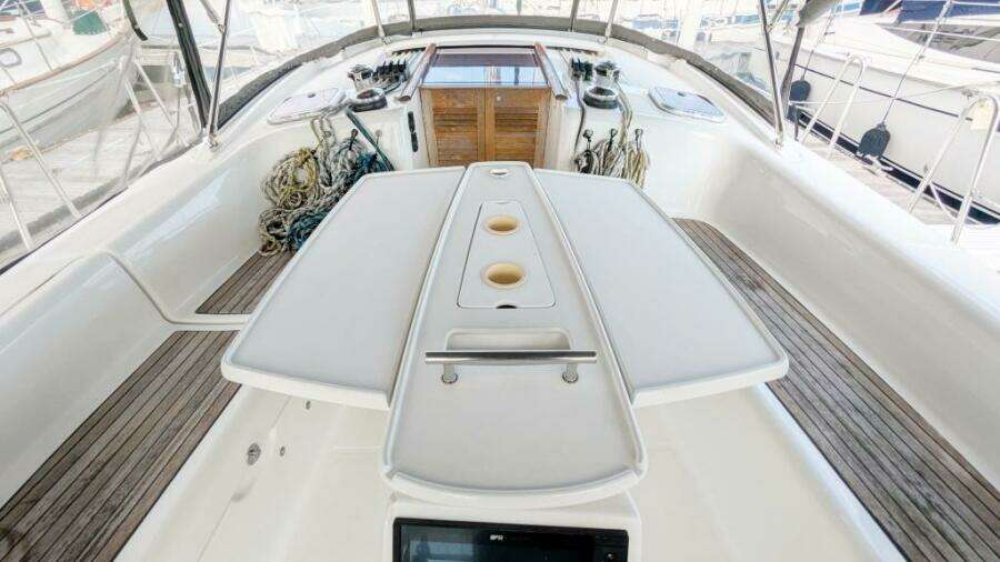 SERENITE 40ft Beneteau Yacht For Sale