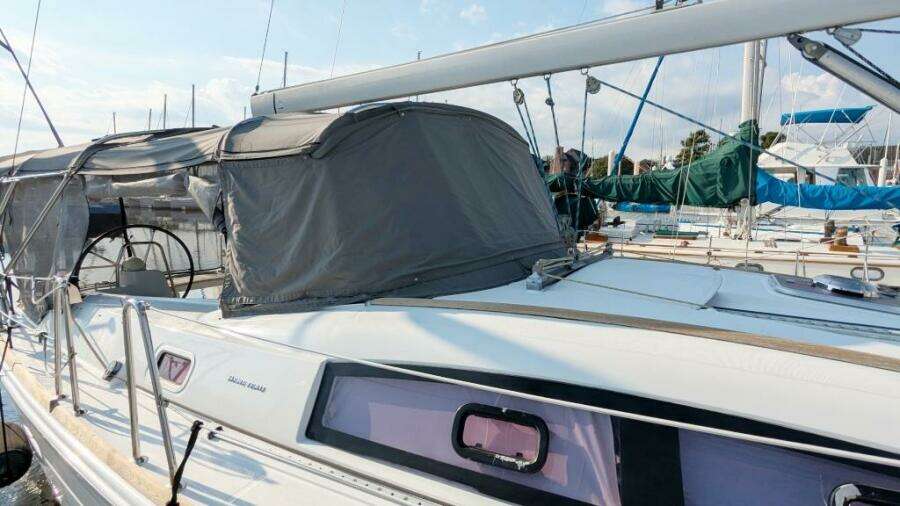 SERENITE 40ft Beneteau Yacht For Sale