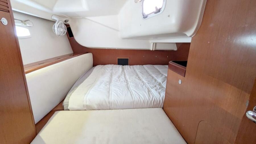 2012 Beneteau 40