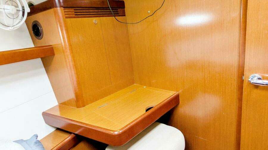SERENITE 40ft Beneteau Yacht For Sale