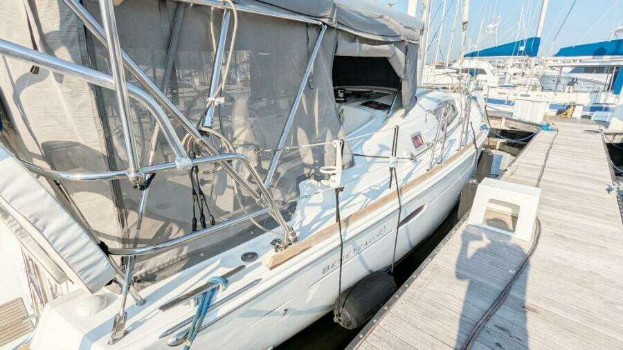 SERENITE 40ft Beneteau Yacht For Sale