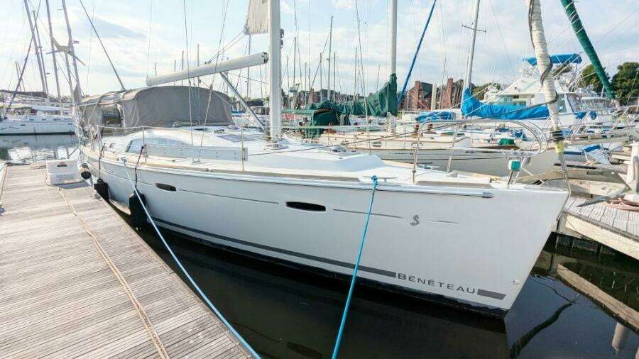 SERENITE 40ft Beneteau Yacht For Sale