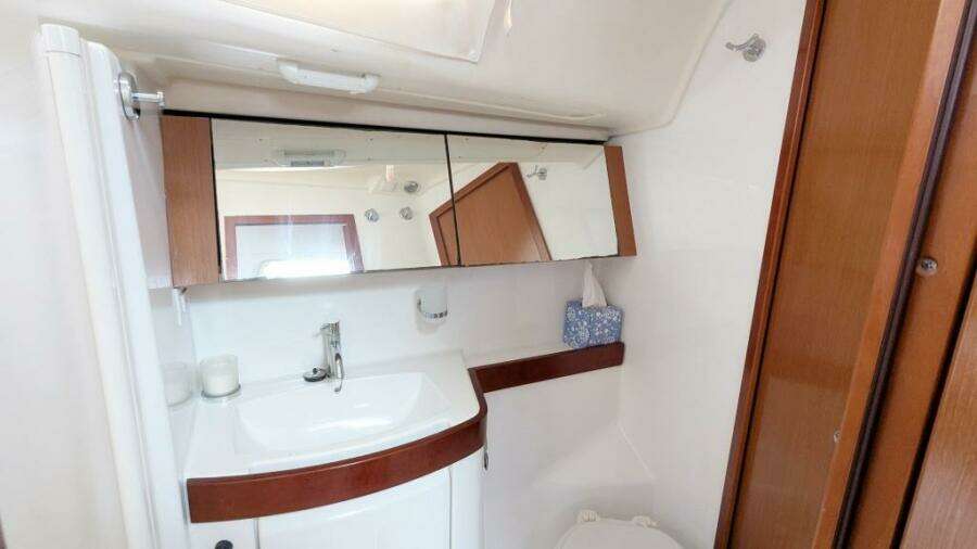 SERENITE 40ft Beneteau Yacht For Sale