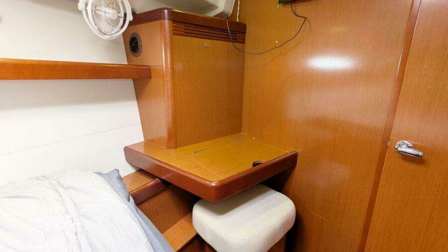 SERENITE 40ft Beneteau Yacht For Sale