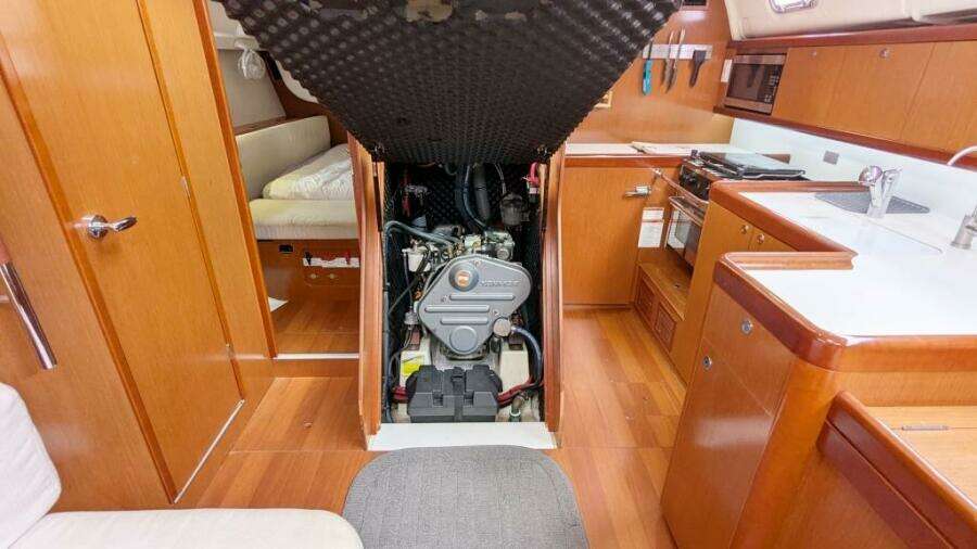 SERENITE 40ft Beneteau Yacht For Sale