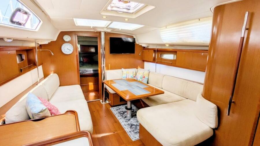 2012 Beneteau 40