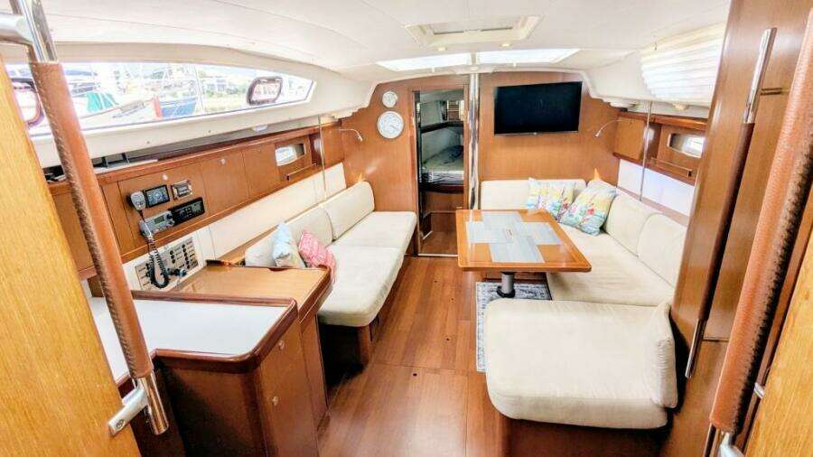 SERENITE 40ft Beneteau Yacht For Sale