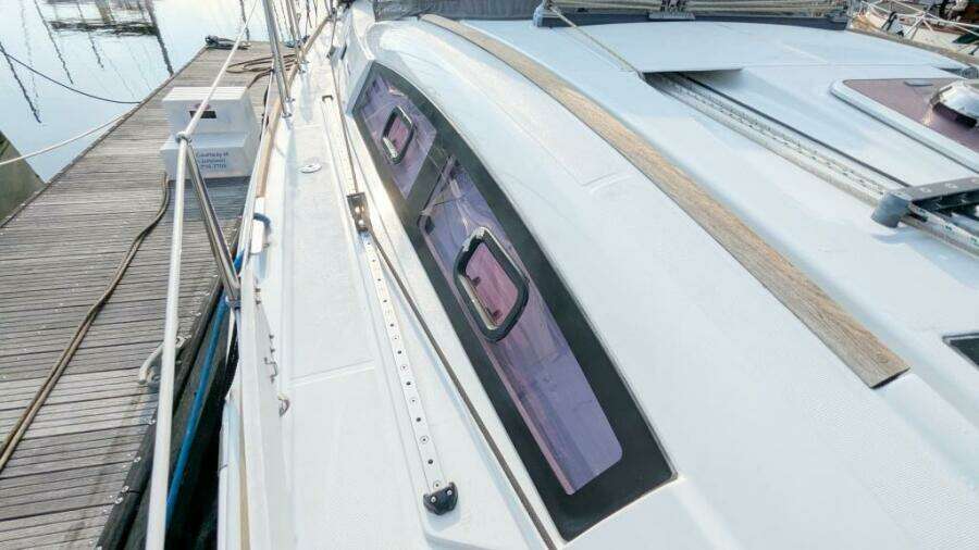 SERENITE 40ft Beneteau Yacht For Sale