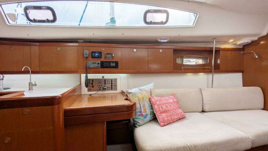 SERENITE 40ft Beneteau Yacht For Sale