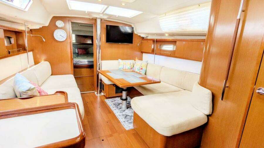 SERENITE 40ft Beneteau Yacht For Sale
