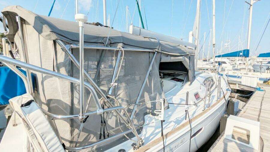SERENITE 40ft Beneteau Yacht For Sale