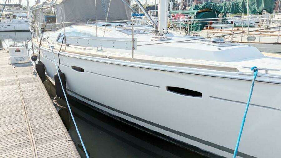SERENITE 40ft Beneteau Yacht For Sale