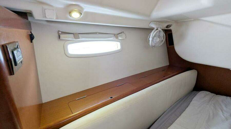SERENITE 40ft Beneteau Yacht For Sale